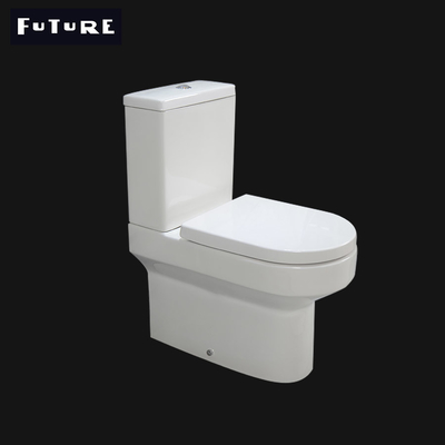 Retrete corto eficiente moderno 500m m de la proyección que limpia con un chorro de agua para el edificio de oficinas